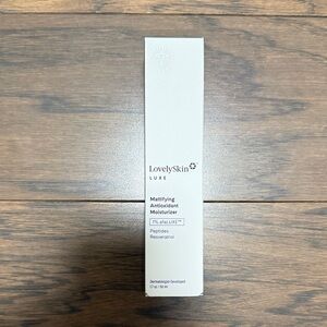 LovelySkin LUXE Mattifying Antioxidant Moisturizer